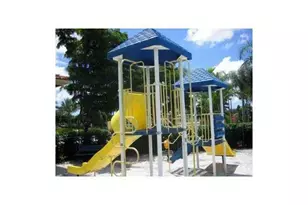 9630 NW 2nd St, Pembroke Pines, FL 33024 - Photo 8