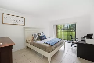 371 W Park Dr, Miami, FL 33172 - Photo 22
