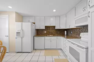 3510 Oaks Way, Pompano Beach, FL 33069 - Photo 10