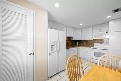 3510 Oaks Way #406, Pompano Beach, FL 33069 - Photo 8