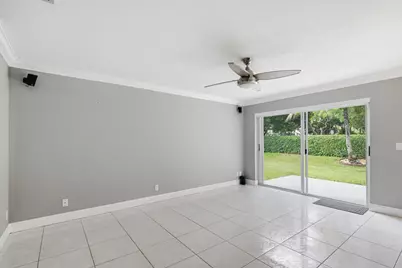 18241 NW 8th Street, Pembroke Pines, FL 33029 - Photo 10