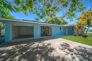 139 E Lake Dr, Lehigh Acres, FL 33936 - Photo 10