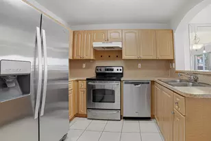 765 SW 107th Ave, Pembroke Pines, FL 33025 - Photo 4