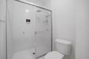 765 SW 107th Ave, Pembroke Pines, FL 33025 - Photo 14