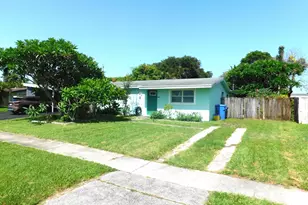 749 Camellia Dr, Royal Palm Beach, FL 33411 - Photo 2