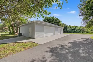5625 SE Ault Ave, Stuart, FL 34997 - Photo 8