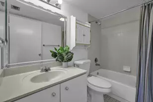 13001 SW 15th Ct, Pembroke Pines, FL 33027 - Photo 6