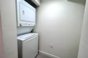 729 NW 2nd St, Miami, FL 33128 - Photo 4