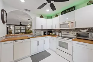 291 Amber Ct, Royal Palm Beach, FL 33411 - Photo 12