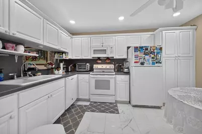 55 SE 14th Street #2060, Boca Raton, FL 33432 - Photo 12