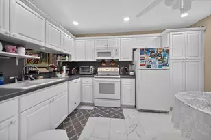 55 SE 14th St, Boca Raton, FL 33432 - Photo 12