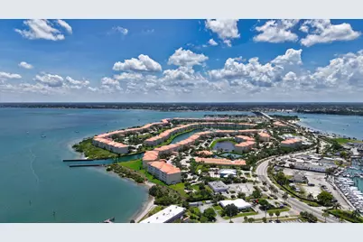 21 Harbour Isle Drive W #Ph02, Fort Pierce, FL 34949 - Photo 4