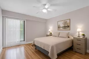 3015 Oaktree Ln, Hollywood, FL 33021 - Photo 14