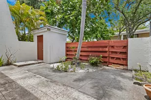 3015 Oaktree Ln, Hollywood, FL 33021 - Photo 32