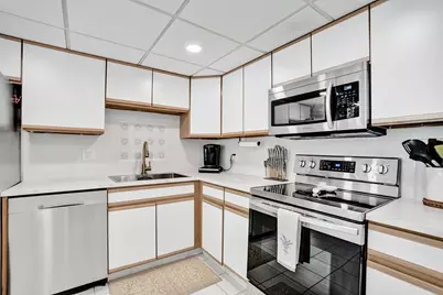 4200 Oaks Terrace #203, Pompano Beach, FL 33069 - Photo 8