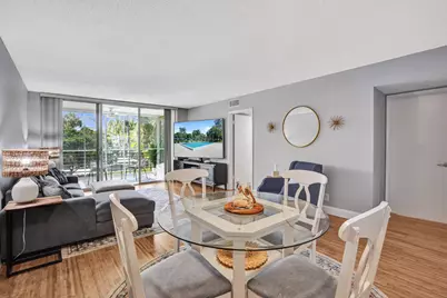 4200 Oaks Terrace #203, Pompano Beach, FL 33069 - Photo 4