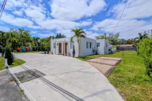 407 NW 7th St, Boynton Beach, FL 33426 - Photo 2