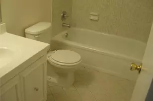 8028 SW 17th Pl, Davie, FL 33324 - Photo 10