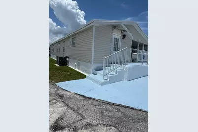 2023 Saint Lucie Boulevard #309, Fort Pierce, FL 34946 - Photo 2