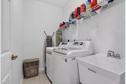 3355 Lakeside Drive, Davie, FL 33328 - Photo 38