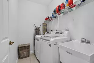 3355 Lakeside Dr, Davie, FL 33328 - Photo 38