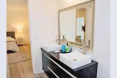 1919 Sunrise Key Boulevard, Fort Lauderdale, FL 33304 - Photo 10
