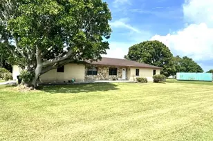 36911 3rd St, Canal Point, FL 33438 - Photo 10