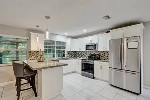 7008 NW 81st St, Tamarac, FL 33321 - Photo 2
