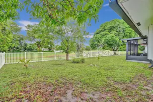 7008 NW 81st St, Tamarac, FL 33321 - Photo 6