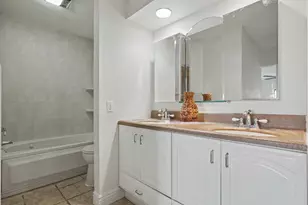 130 Cypress Club Dr, Pompano Beach, FL 33060 - Photo 20