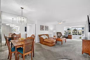 25 Colonial Club Dr, Boynton Beach, FL 33435 - Photo 2