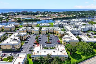 25 Colonial Club Dr, Boynton Beach, FL 33435 - Photo 40