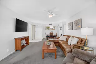 25 Colonial Club Dr, Boynton Beach, FL 33435 - Photo 24