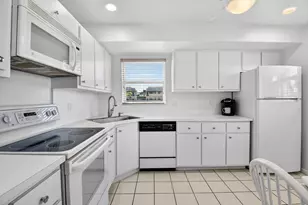 25 Colonial Club Dr, Boynton Beach, FL 33435 - Photo 14