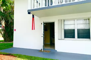 81 Kingswood E, West Palm Beach, FL 33417 - Photo 4