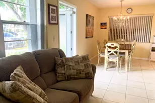 81 Kingswood E, West Palm Beach, FL 33417 - Photo 14