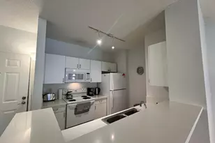 720 S Sapodilla Ave, West Palm Beach, FL 33401 - Photo 2
