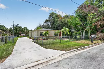 426 N 19th Street, Fort Pierce, FL 34950 - Photo 2