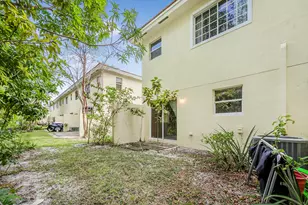 929 Imperial Lake Rd, West Palm Beach, FL 33413 - Photo 16