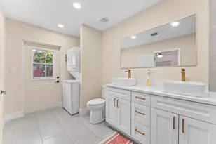 636 NE 16th Ct, Fort Lauderdale, FL 33305 - Photo 14