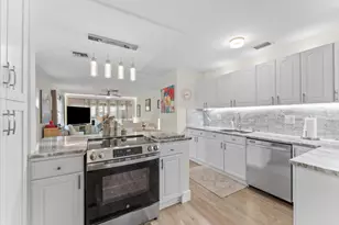 636 NE 16th Ct, Fort Lauderdale, FL 33305 - Photo 8