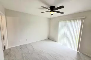 569 E Ridge Cir N, Boynton Beach, FL 33435 - Photo 6