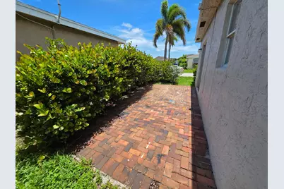 569 E Ridge Circle N, Boynton Beach, FL 33435 - Photo 20