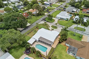 701 SW 27th Pl, Boynton Beach, FL 33435 - Photo 32