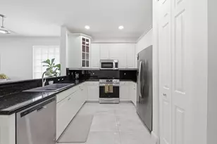 732 Belle Grove Ln, West Palm Beach, FL 33411 - Photo 4