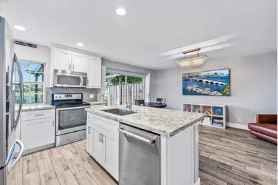 93 Admirals Court, Palm Beach Gardens, FL 33418 - Photo 10