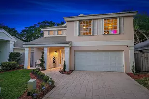 93 Admirals Ct, Palm Beach Gardens, FL 33418 - Photo 1