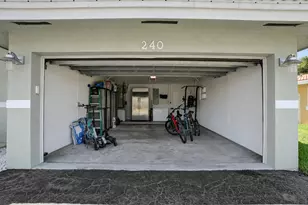240 SE 3rd Ct, Pompano Beach, FL 33060 - Photo 28