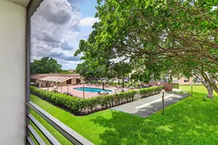 9141 Sunrise Lakes Blvd, Sunrise, FL 33322 - Photo 16