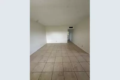 72 Norwich C, West Palm Beach, FL 33417 - Photo 4